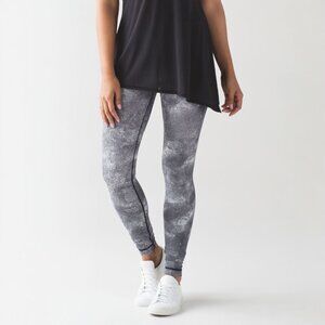 LULULEMON WUNDER UNDER PANTS III IN DIFFUSION WHITE BLACK SIZE 4